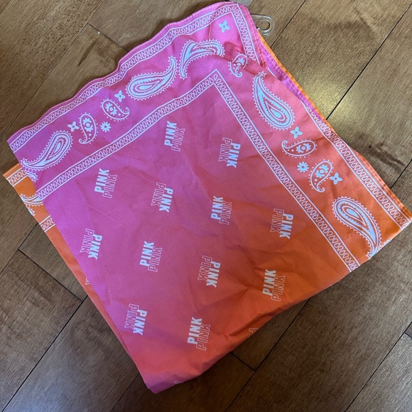 PINK Scarf - Picture 2 of 2